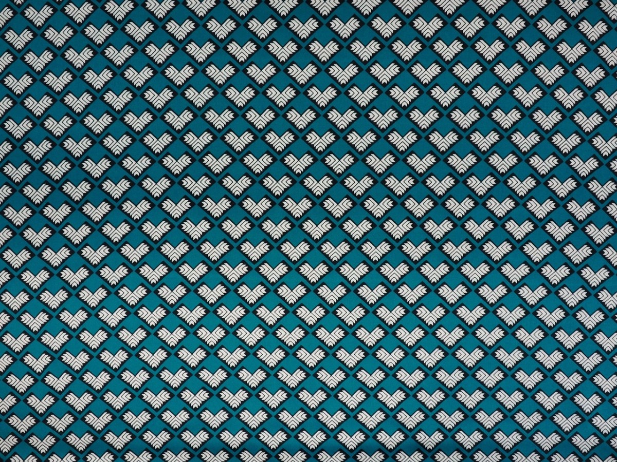 jedwab sygnowany geometryczne serca jedwab sygnowany geometryczne serca