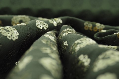 Cekiny Escada - Rozeta na butelkowej zieleni Cekiny Escada - Rozeta na butelkowej zieleni