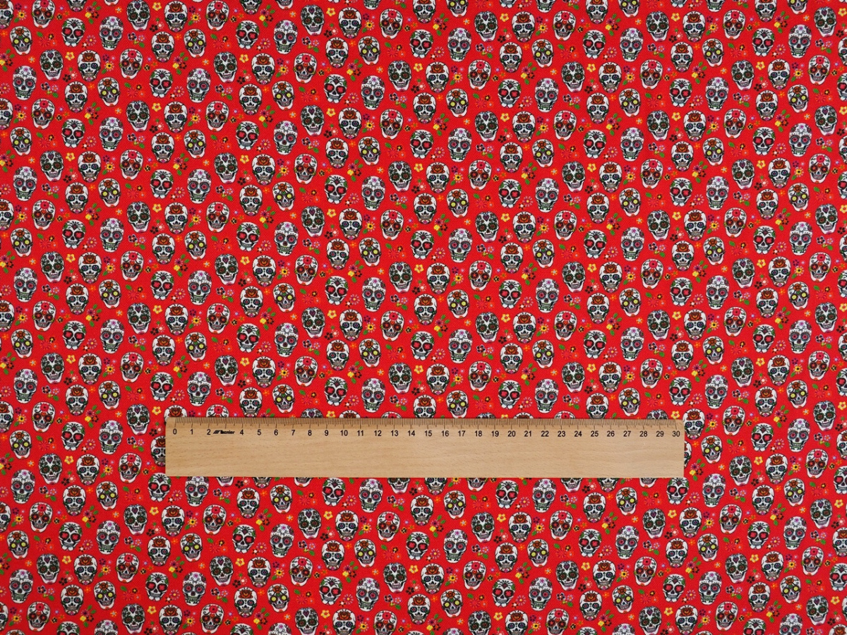 Wiskoza twill - Czaszki na czerwieni Wiskoza twill - Czaszki na czerwieni