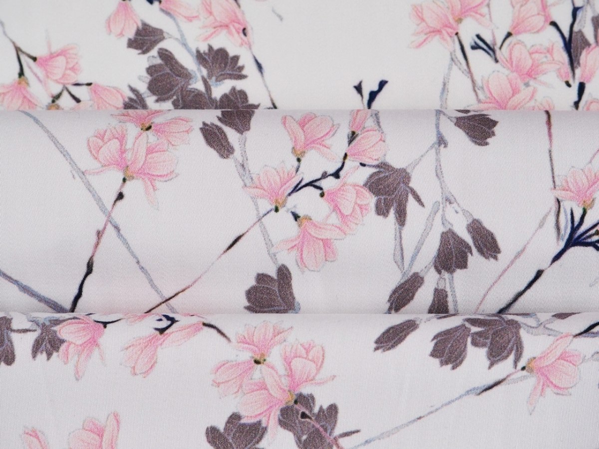 Wiskoza - Różowe kwiaty magnolii na bieli Wiskoza - Różowe kwiaty magnolii na bieli