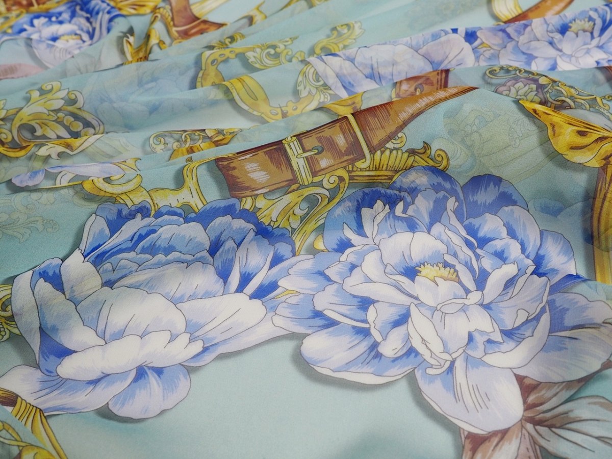 Jedwab szyfon - Niebieskie peonie, złote ornamenty Jedwab szyfon - Niebieskie peonie, złote ornamenty