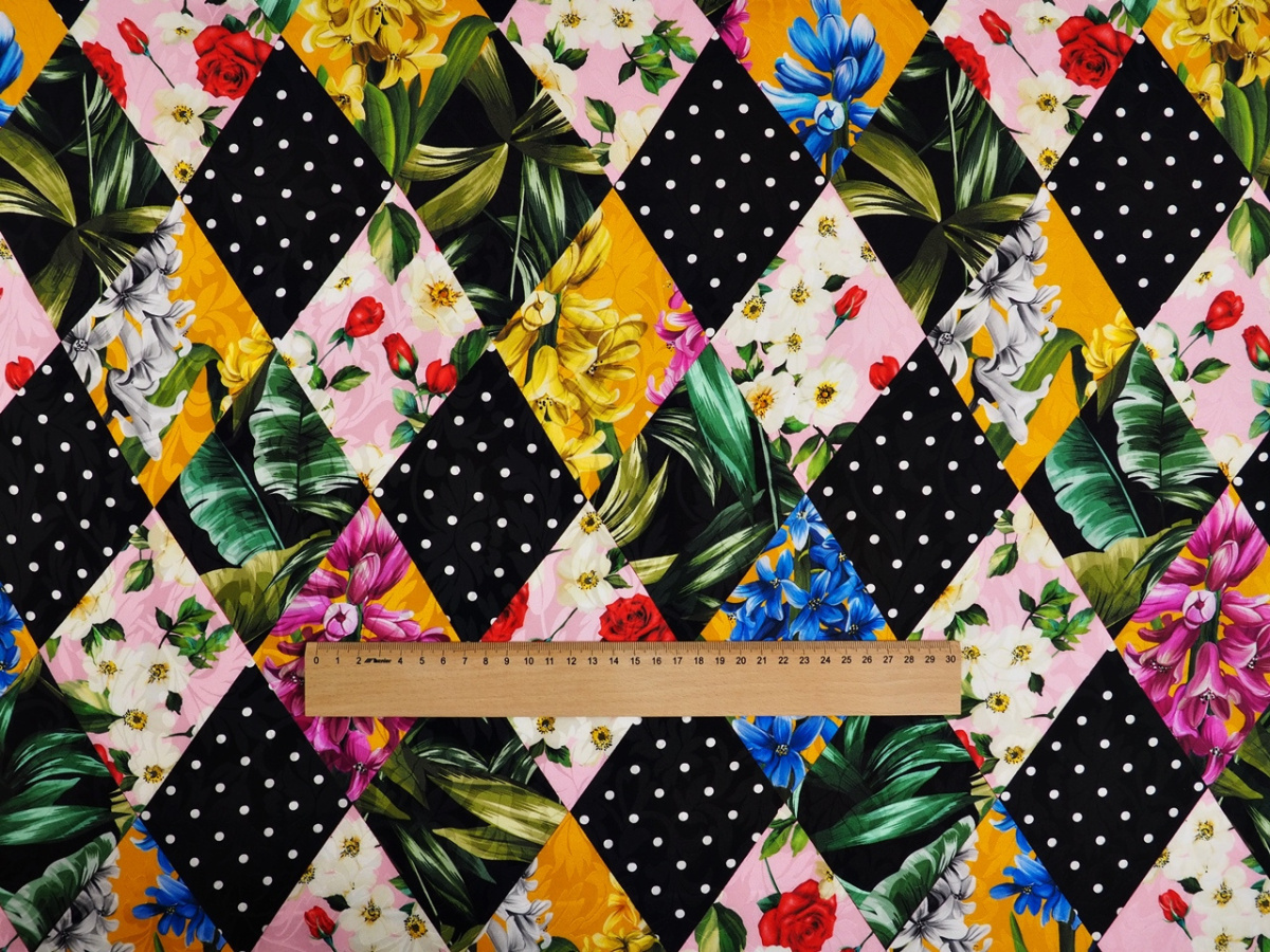 Jedwab - Patchwork, grochy, kwiaty, wytłoczenia Jedwab - Patchwork, grochy, kwiaty, wytłoczenia
