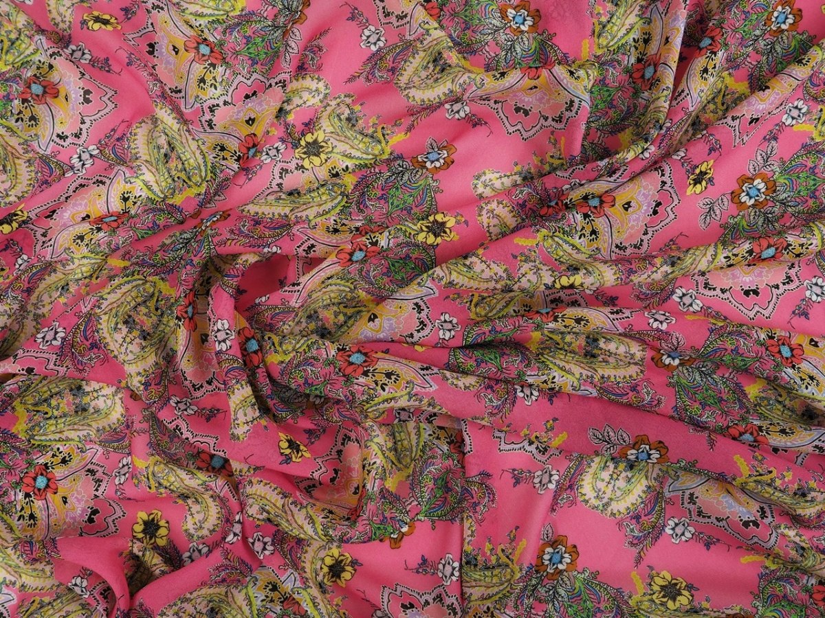 Wiskoza szyfon - Orientalne ornamenty na różu Wiskoza szyfon - Orientalne ornamenty na różu