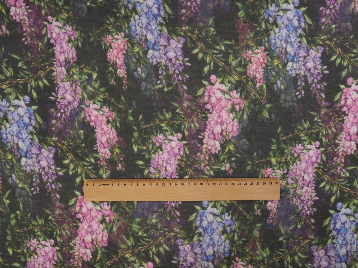 Jedwab szyfon - Kolorowe wisterie czarne tło Jedwab szyfon - Kolorowe wisterie czarne tło