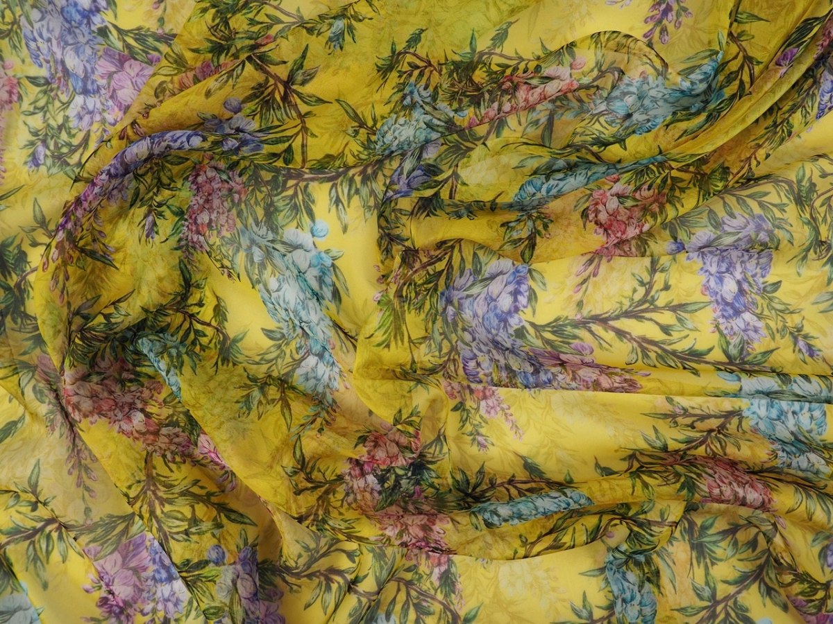 Jedwab szyfon - Kolorowe wisterie żółte tło Jedwab szyfon - Kolorowe wisterie żółte tło