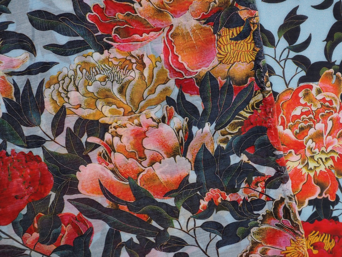 Jedwab z bawełną batyst - Rozkwitające peonie Jedwab z bawełną batyst - Rozkwitające peonie