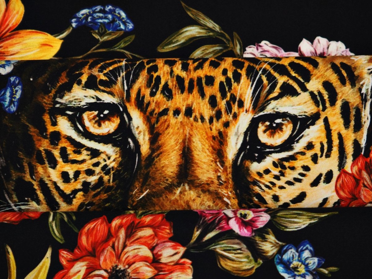Jedwab elastyczny - Jaguar i kwiaty na czerni Jedwab elastyczny - Jaguar i kwiaty na czerni