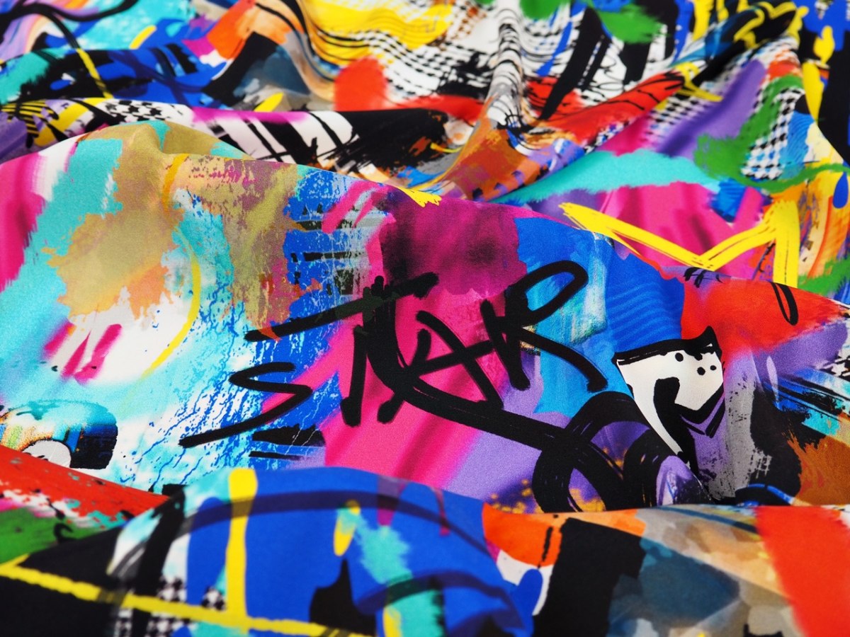 Jedwab elastyczny - Ściana graffiti błękit i pepitka Jedwab elastyczny - Ściana graffiti błękit i pepitka