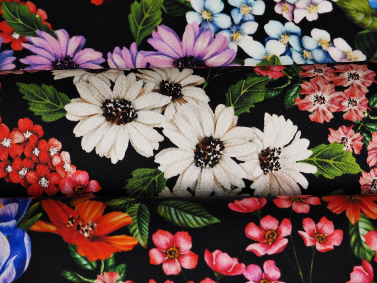 Jedwab satyna - Wielokolorowe kwiaty na czerni
