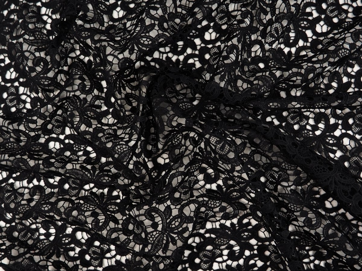 Gipiura - Regularne czarne kwiaty i zdobny brzeg