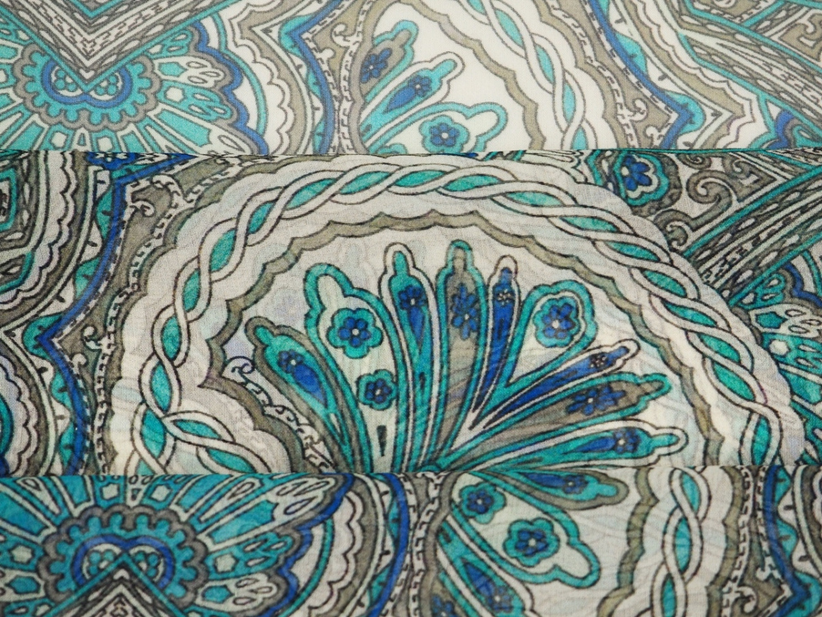 Jedwab szyfon - Niebieskie wzory etno