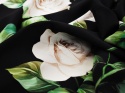 Jedwab elastyczny - Białe róże na czerni