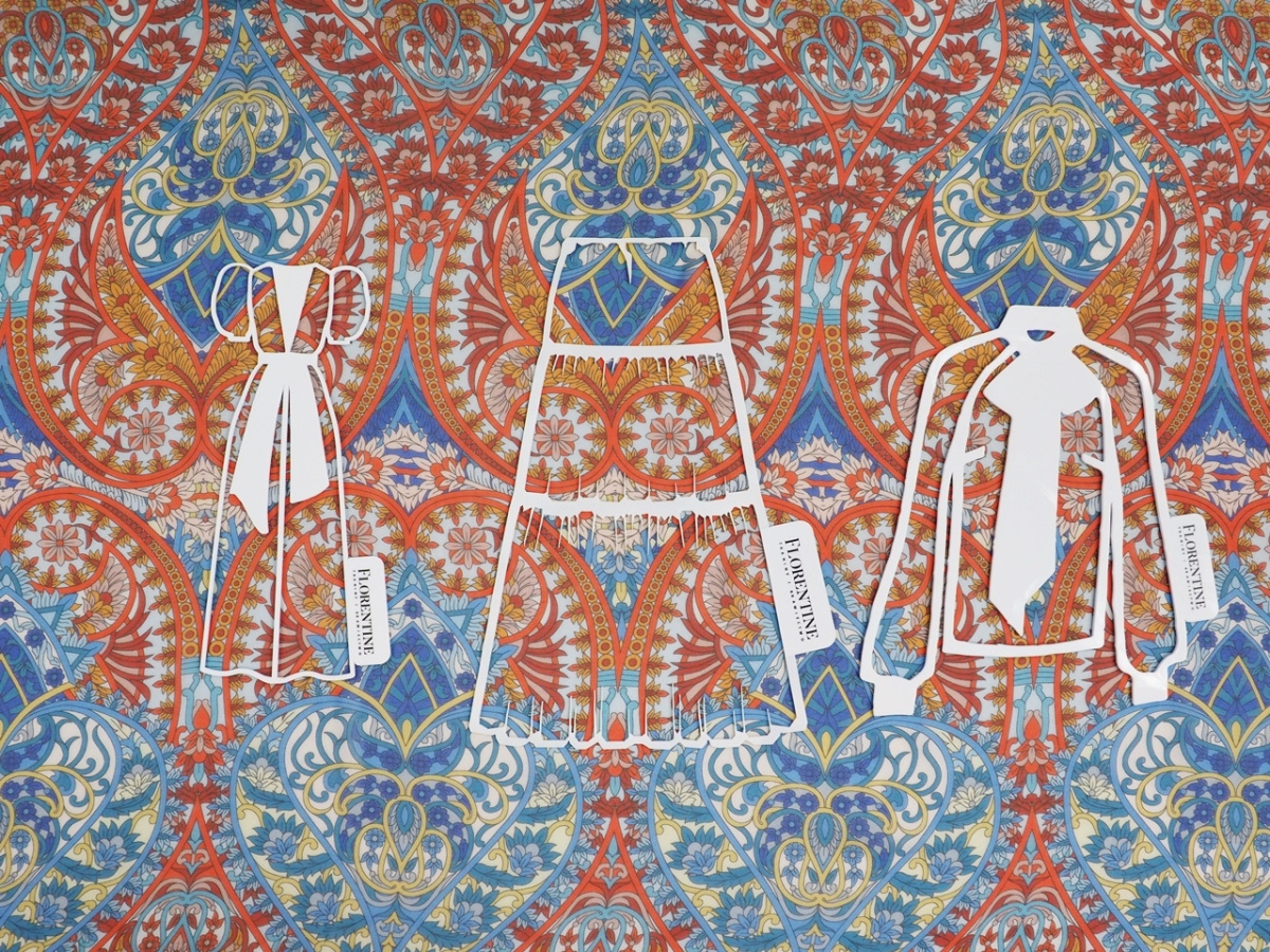 Jedwab szyfon - Pomarańczowe i niebieskie ornamenty Jedwab szyfon - Pomarańczowe i niebieskie ornamenty