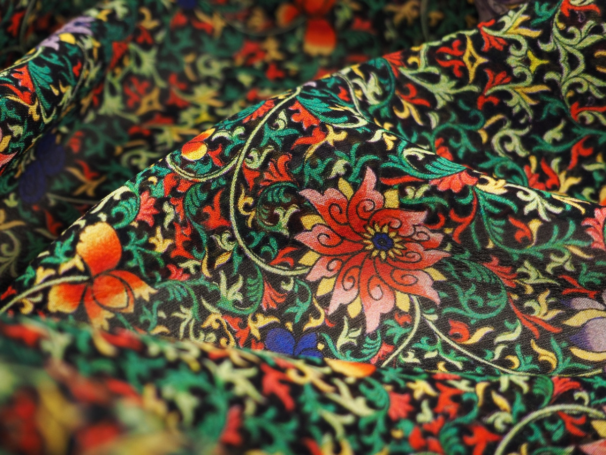 Jedwab szyfon - Gęste retro kwiaty