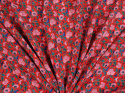 Jedwab krepa - Różowe goździki na czerwieni