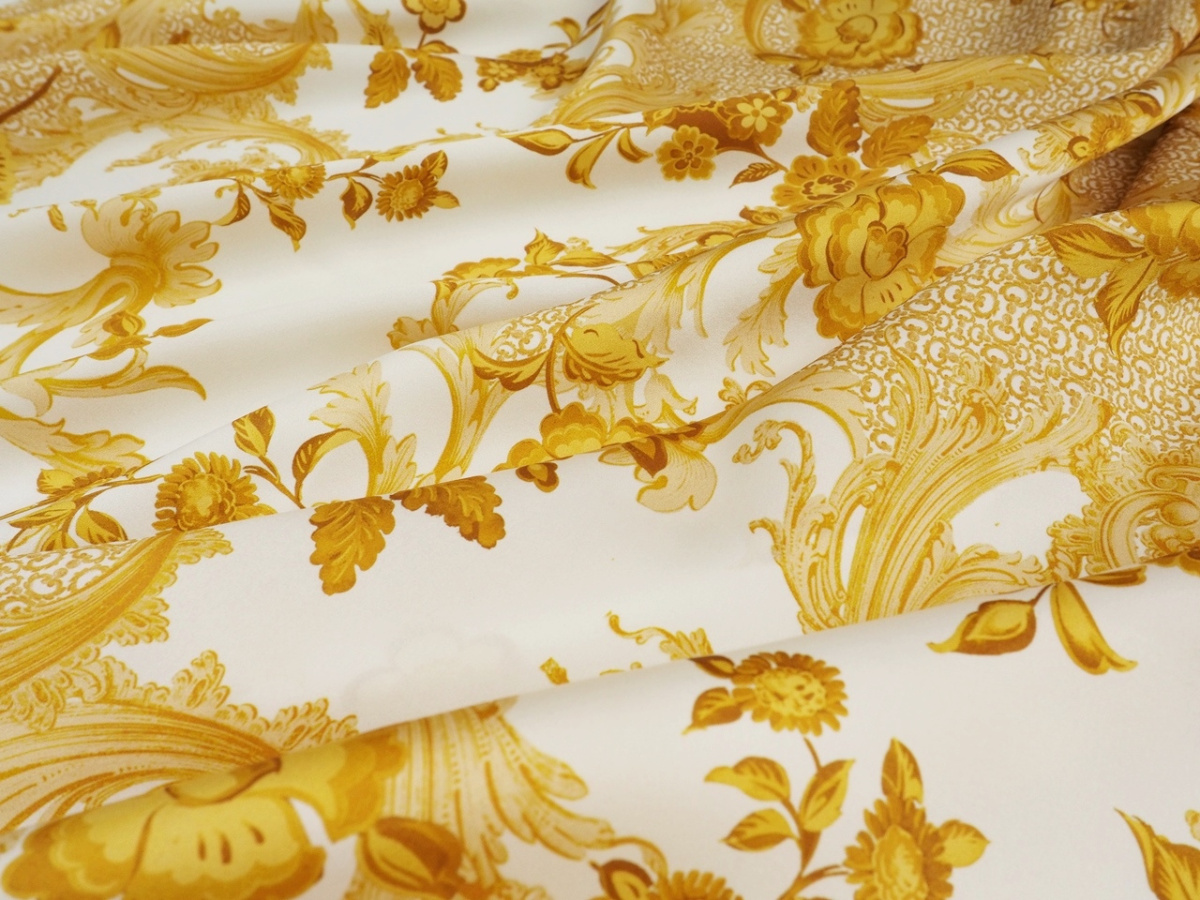 Jedwab naturalny - Złote ornamenty na bieli Jedwab naturalny - Złote ornamenty na bieli