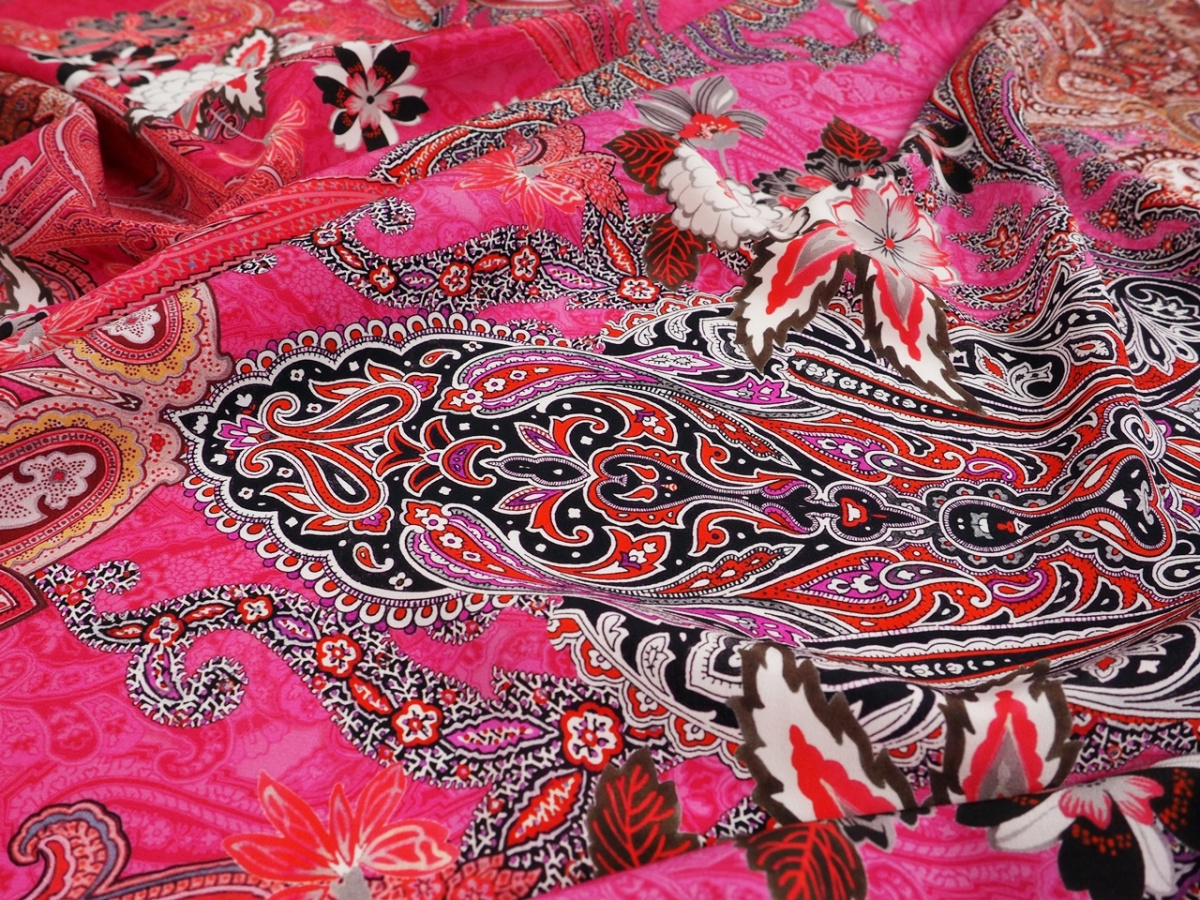 Jedwab naturalny - Orient na różu Jedwab naturalny - Orient na różu