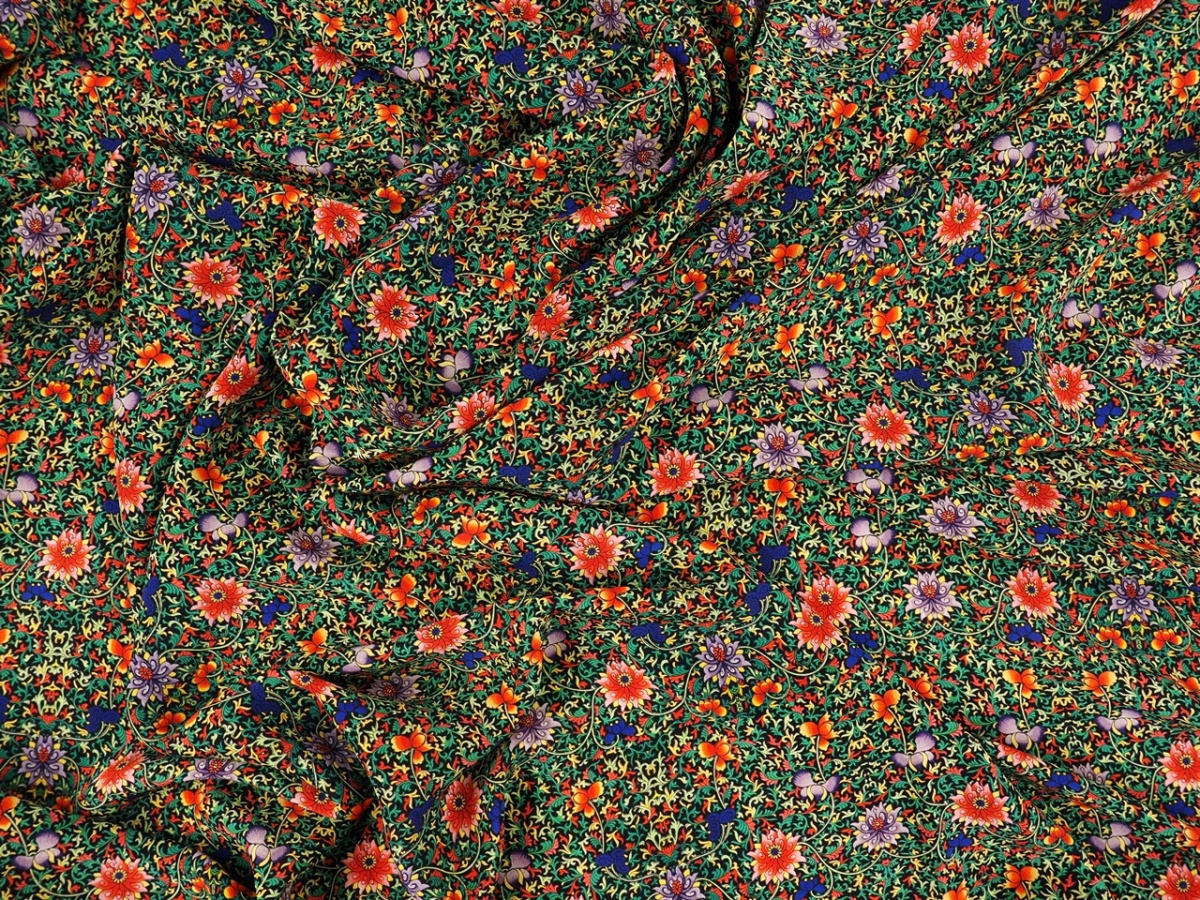 Jedwab krepa - Gęste retro kwiaty Jedwab krepa - Gęste retro kwiaty
