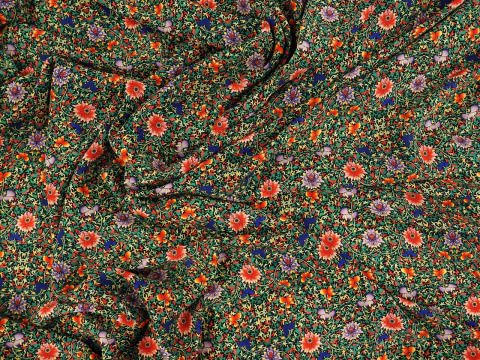 Jedwab krepa - Gęste retro kwiaty Jedwab krepa - Gęste retro kwiaty