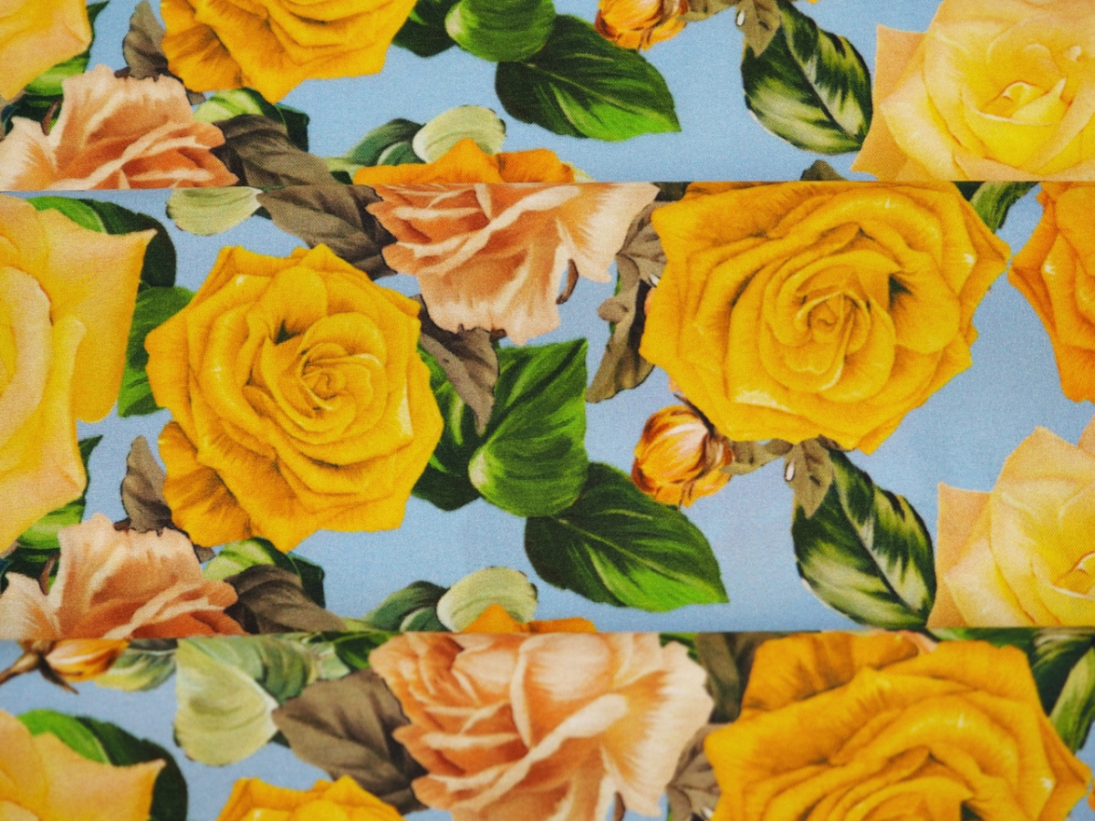 Jedwab elastyczny - Żółte róże na błękicie