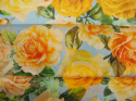 Jedwab szyfon - Żółte róże na błękicie