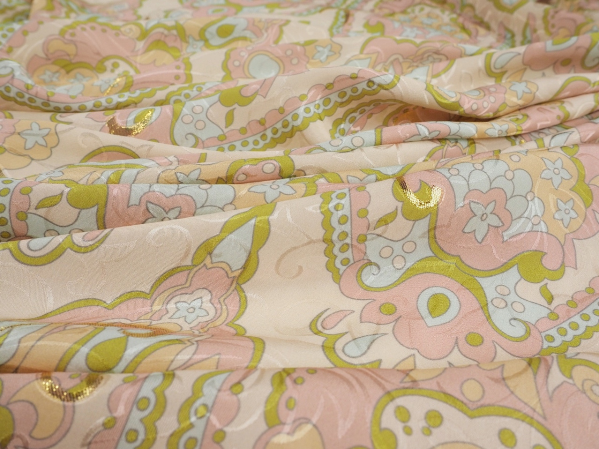 Jedwab lurex - Pastelowe ornamenty i wytłoczenia Jedwab lurex - Pastelowe ornamenty i wytłoczenia