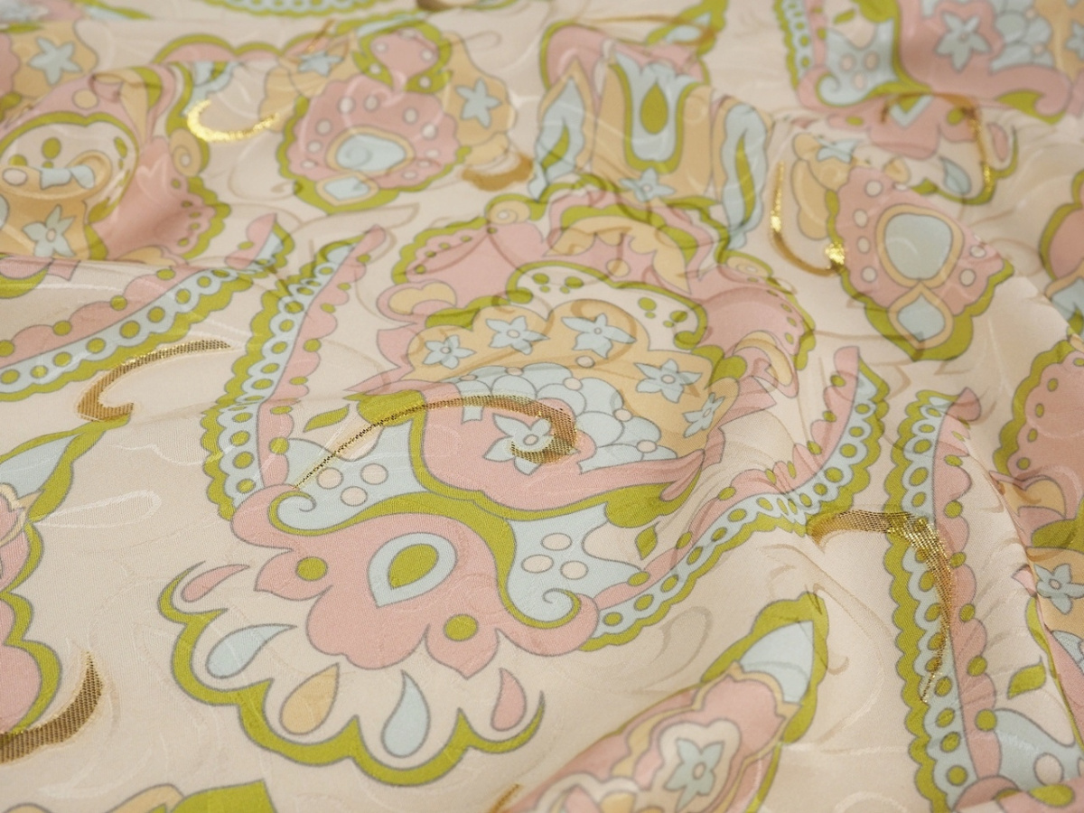 Jedwab lurex - Pastelowe ornamenty i wytłoczenia Jedwab lurex - Pastelowe ornamenty i wytłoczenia