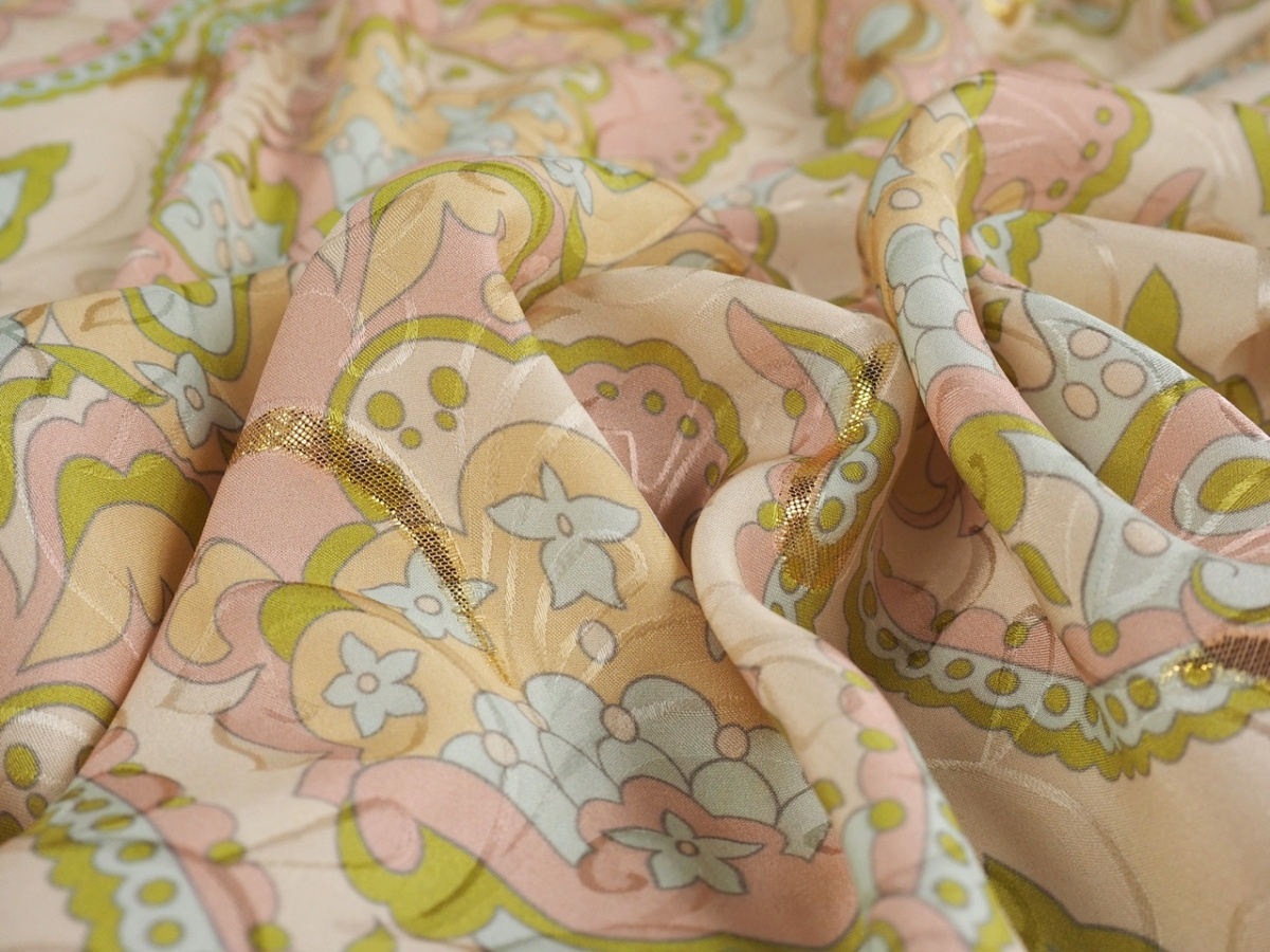 Jedwab lurex - Pastelowe ornamenty i wytłoczenia Jedwab lurex - Pastelowe ornamenty i wytłoczenia