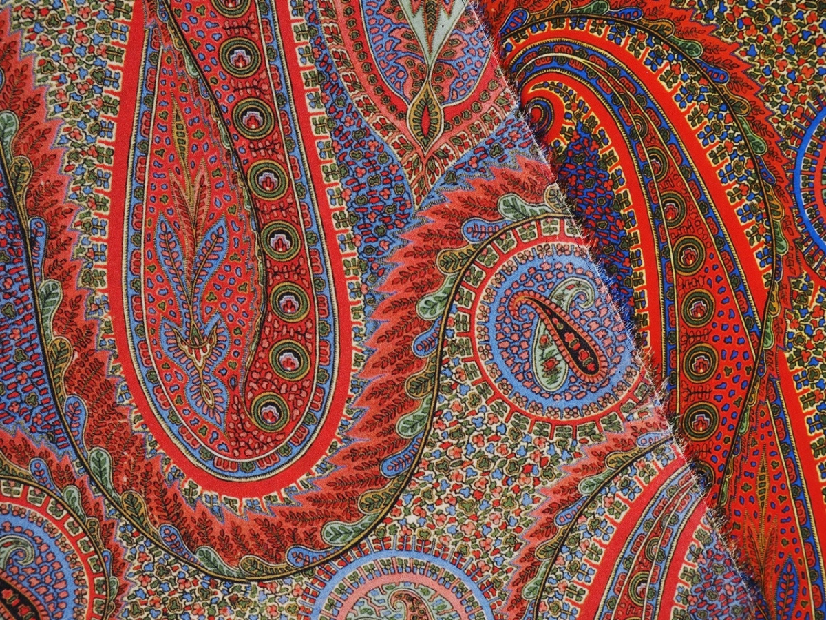 Jedwab elastyczny szyfon - Rudo-niebieski paisley Jedwab elastyczny szyfon - Rudo-niebieski paisley