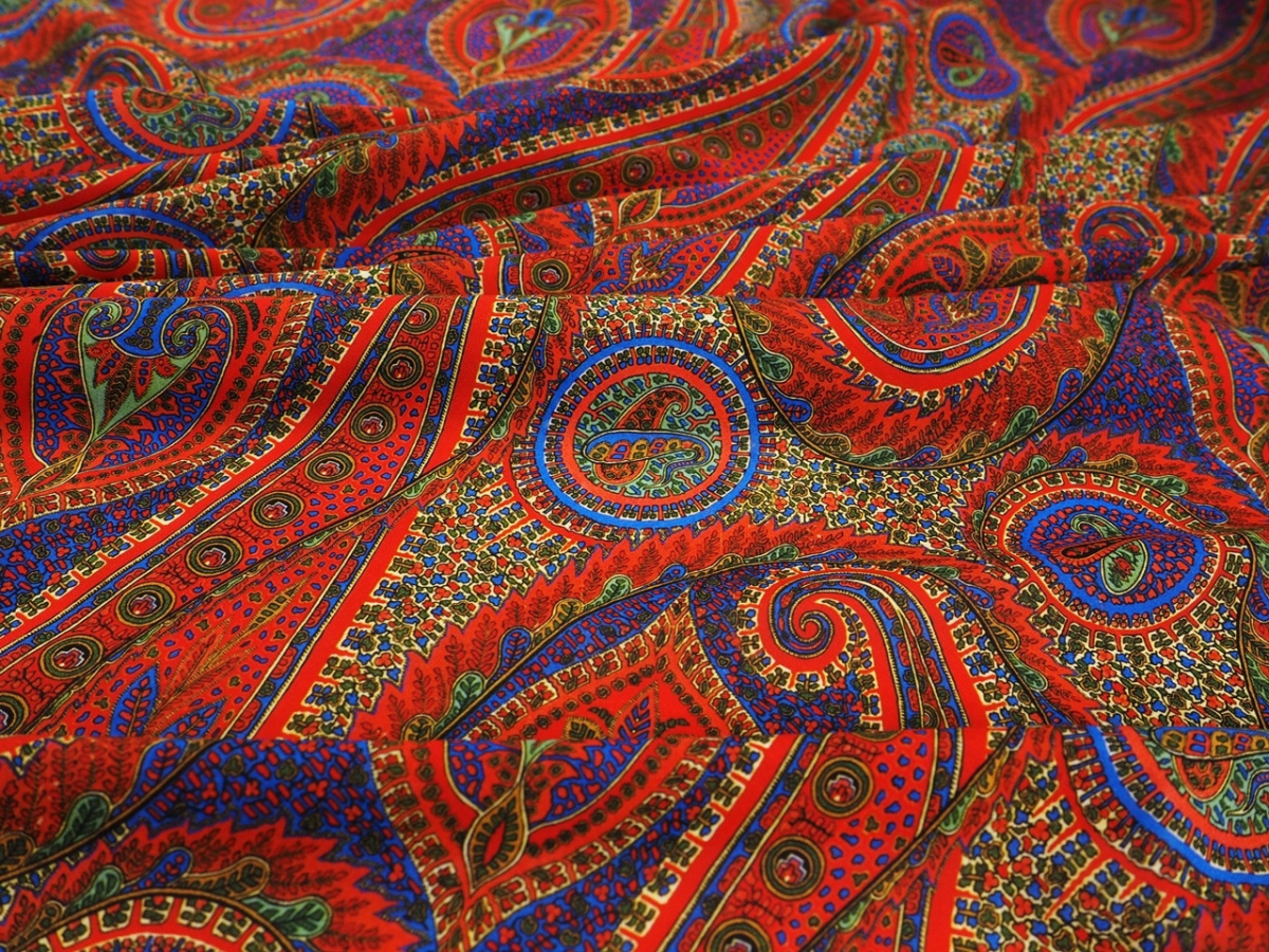 Jedwab elastyczny szyfon - Rudo-niebieski paisley Jedwab elastyczny szyfon - Rudo-niebieski paisley