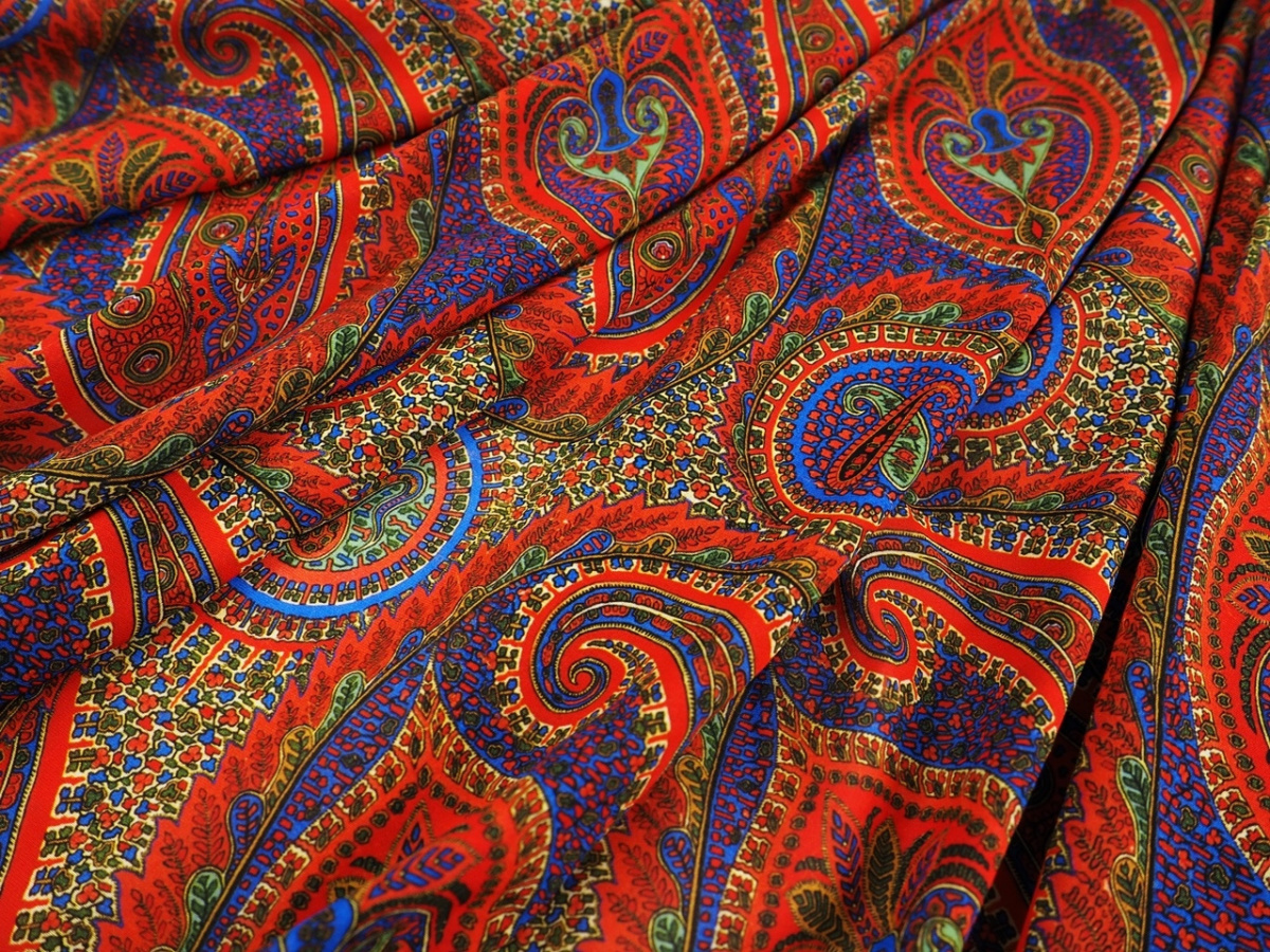 Jedwab elastyczny szyfon - Rudo-niebieski paisley Jedwab elastyczny szyfon - Rudo-niebieski paisley