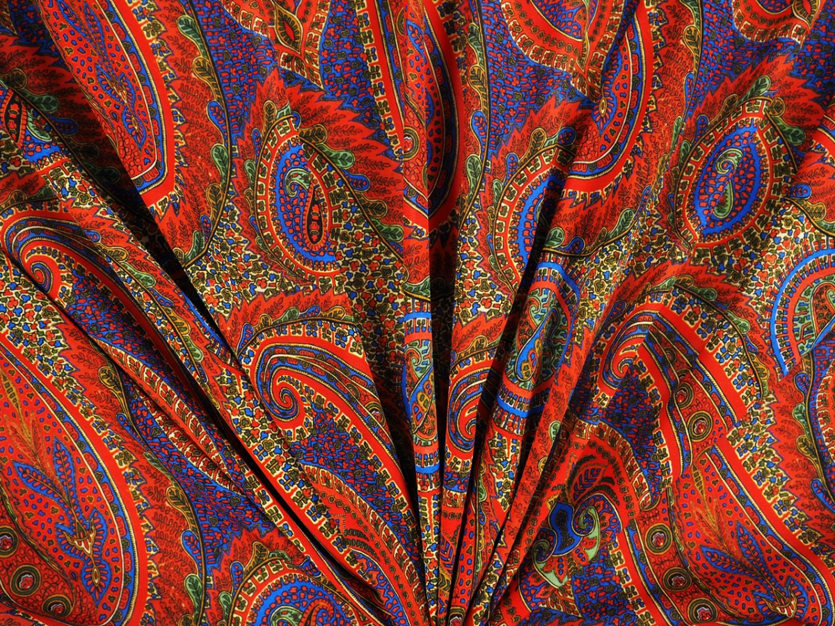 Jedwab elastyczny szyfon - Rudo-niebieski paisley Jedwab elastyczny szyfon - Rudo-niebieski paisley