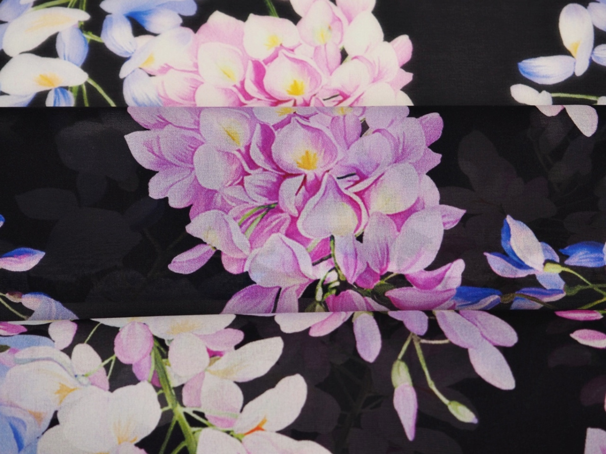 Jedwab elastyczny szyfon - Kwiaty akacji na czerni