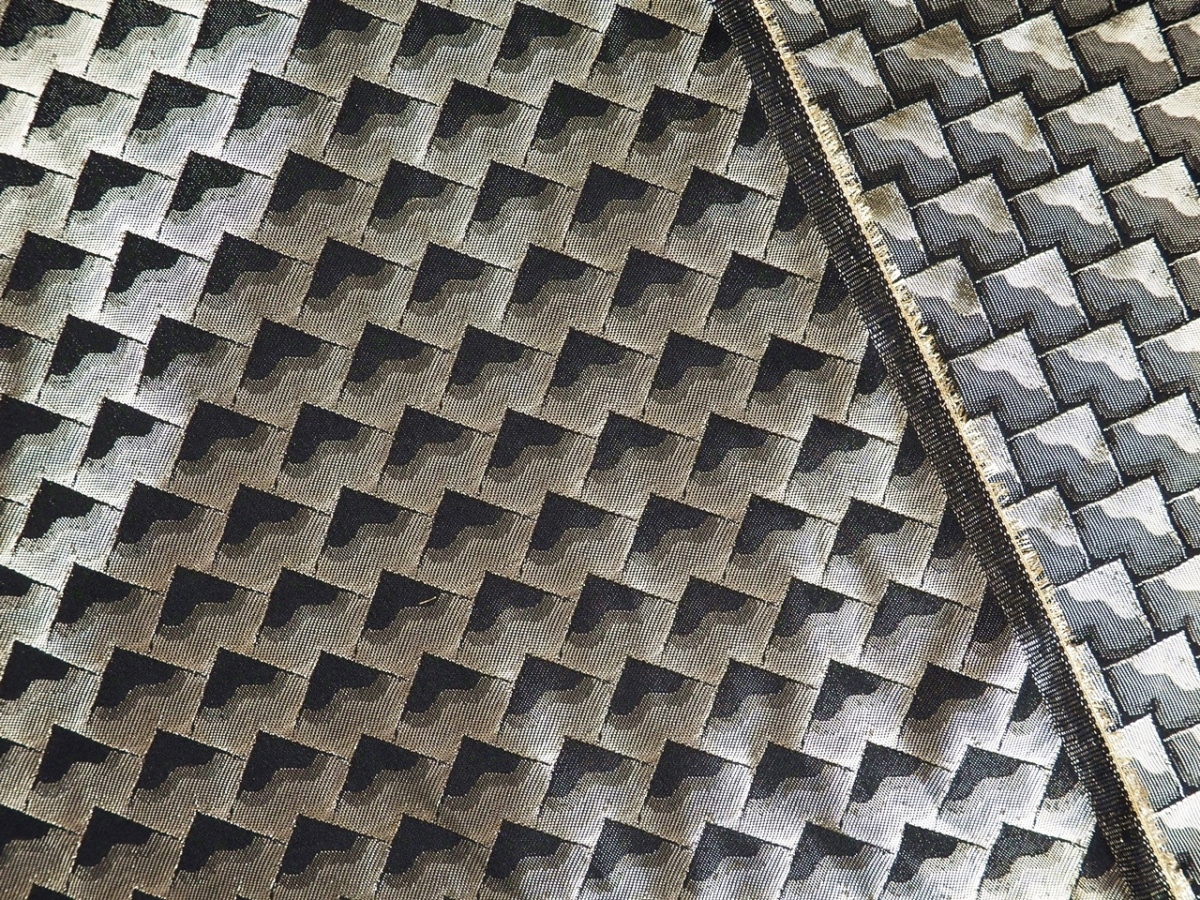 Żakard metaliczny - Złota geometria Żakard metaliczny - Złota geometria