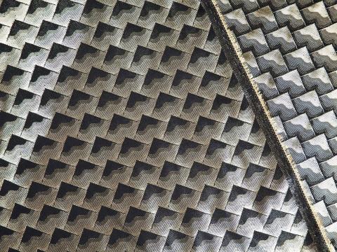 Żakard metaliczny - Złota geometria Żakard metaliczny - Złota geometria