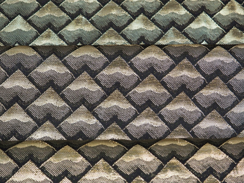 Żakard metaliczny - Złota geometria Żakard metaliczny - Złota geometria