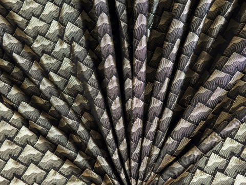 Żakard metaliczny - Złota geometria Żakard metaliczny - Złota geometria