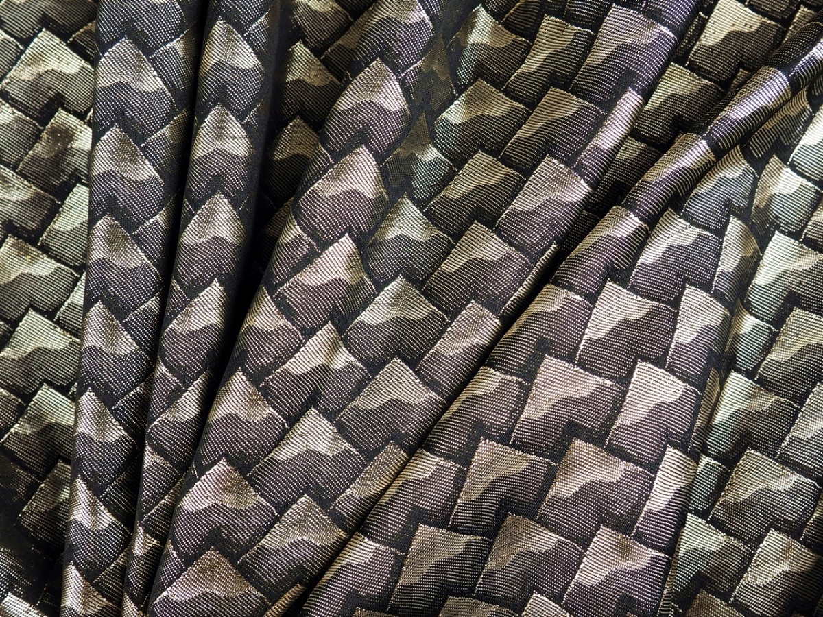 Żakard metaliczny - Złota geometria Żakard metaliczny - Złota geometria