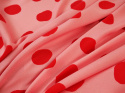 Jedwab elastyczny - Czerwone grochy na różu
