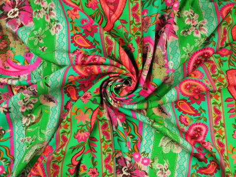 Wiskoza krepa - Pionowe pasy, paisley Wiskoza krepa - Pionowe pasy, paisley