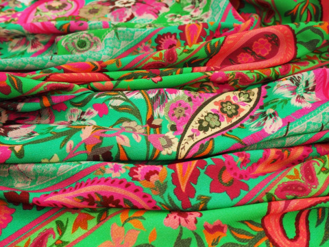 Wiskoza krepa - Pionowe pasy, paisley Wiskoza krepa - Pionowe pasy, paisley