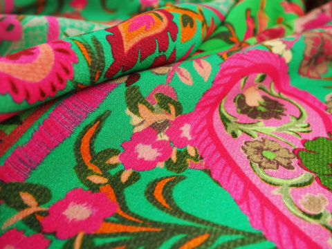 Wiskoza krepa - Pionowe pasy, paisley Wiskoza krepa - Pionowe pasy, paisley