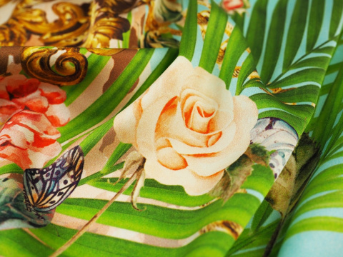 jedwab liście palmowe ornamenty róże jedwab liście palmowe ornamenty róże