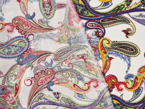 Wiskoza - Kolorowy paisley biel Wiskoza - Kolorowy paisley biel