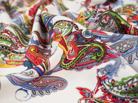 Wiskoza - Kolorowy paisley biel Wiskoza - Kolorowy paisley biel