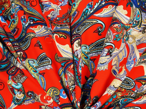 Wiskoza - Kolorowy paisley czerwień Wiskoza - Kolorowy paisley czerwień