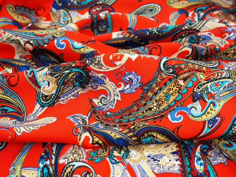 Wiskoza - Kolorowy paisley czerwień Wiskoza - Kolorowy paisley czerwień