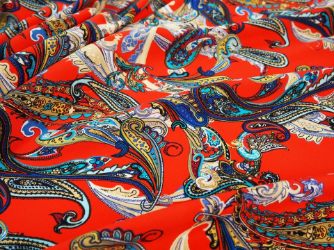 Wiskoza - Kolorowy paisley czerwień Wiskoza - Kolorowy paisley czerwień