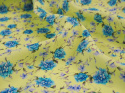cytrynowy żółty jedwab niebieskie różyczki