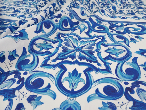 panel bawełna elastyczna niebieskie ornamenty na bieli panel bawełna elastyczna niebieskie ornamenty na bieli